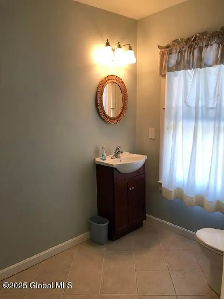 21920 Ny-22 Call Listing Agent NY 12090