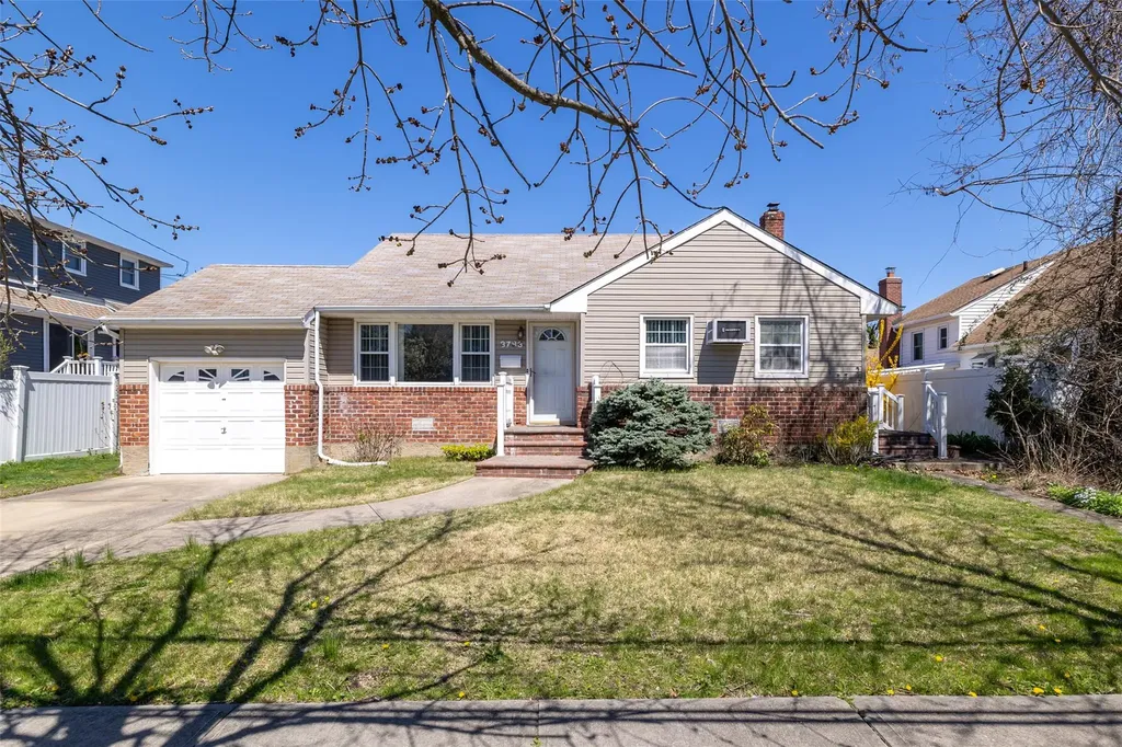 3783 Harbor Boulevard Seaford NY 11783