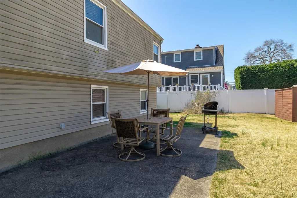 3783 Harbor Boulevard Seaford NY 11783