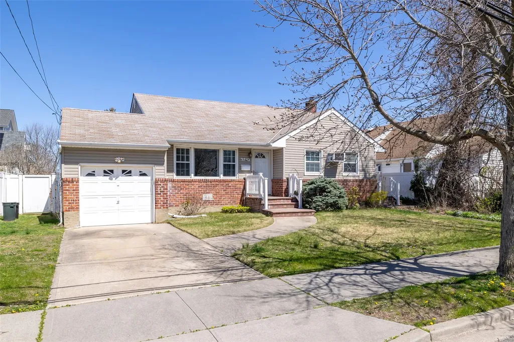 3783 Harbor Boulevard Seaford NY 11783