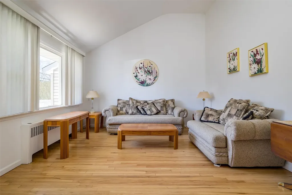 3783 Harbor Boulevard Seaford NY 11783