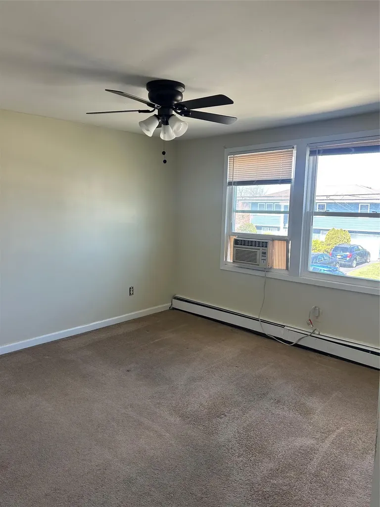 249 39th Street Lindenhurst NY 11757