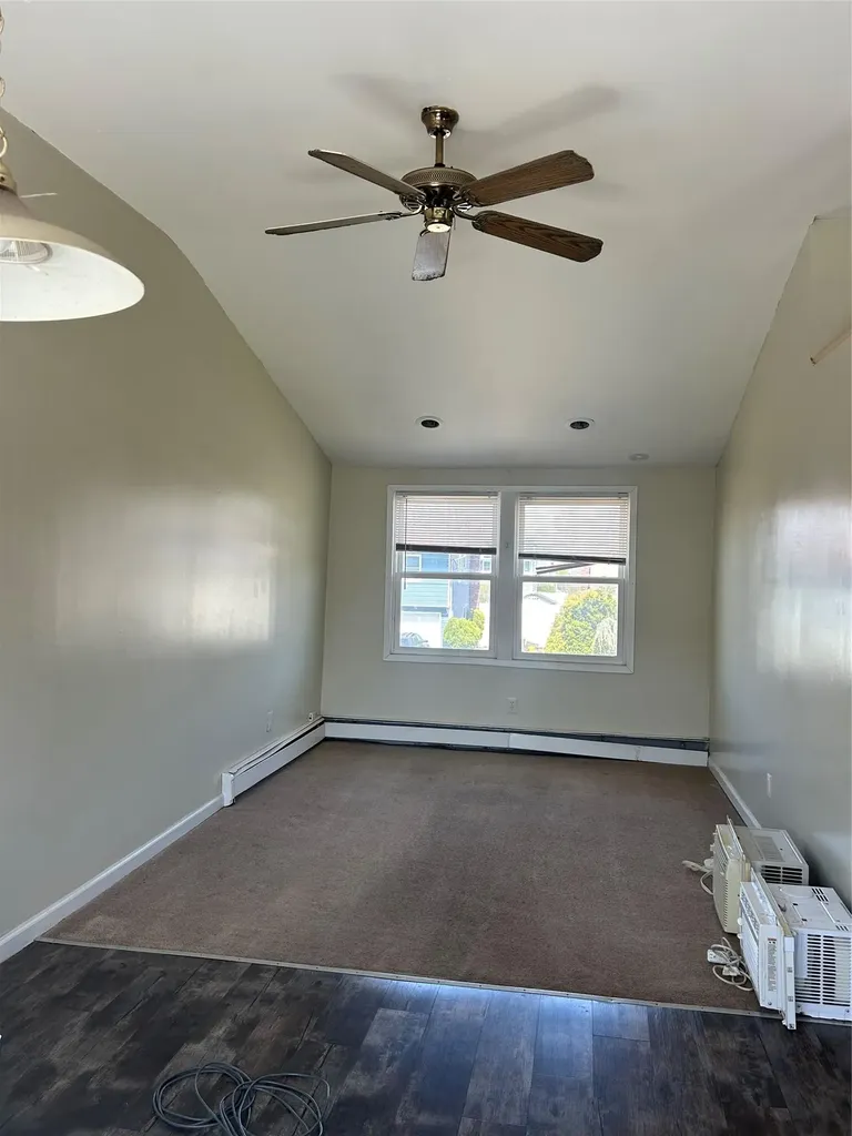 249 39th Street Lindenhurst NY 11757