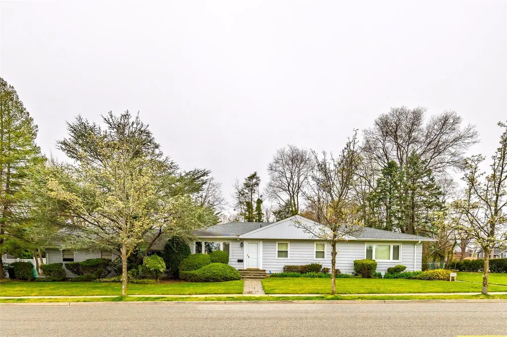 1 Hawthorne Road Oyster Bay NY 11732