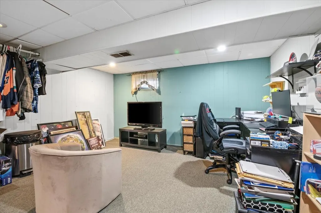 9 Lindquist Lane Deer Park NY 11729