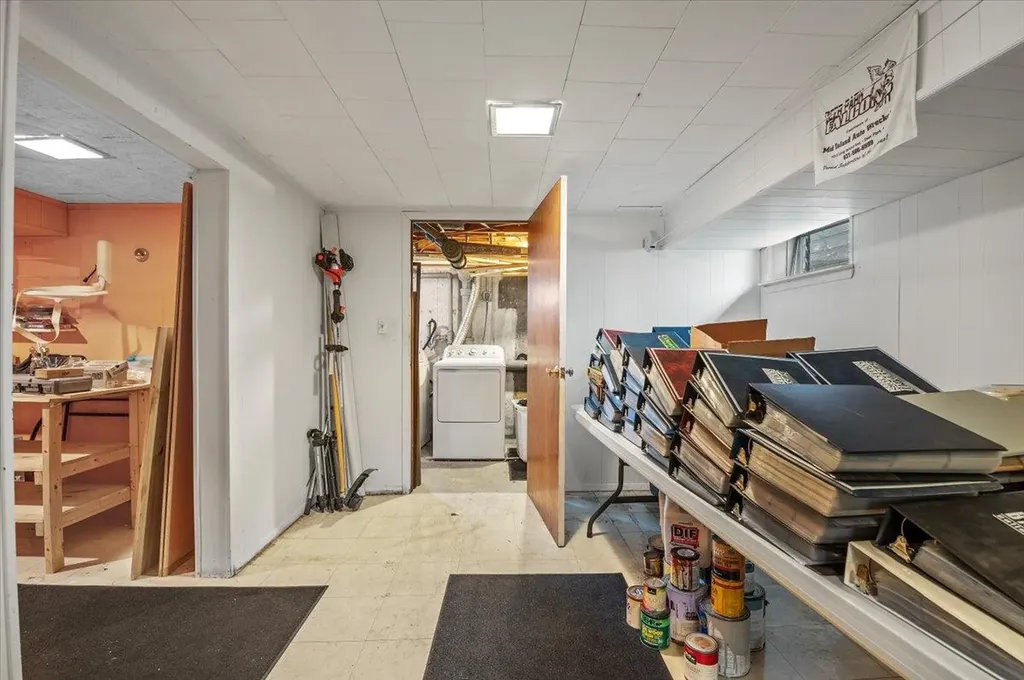 9 Lindquist Lane Deer Park NY 11729