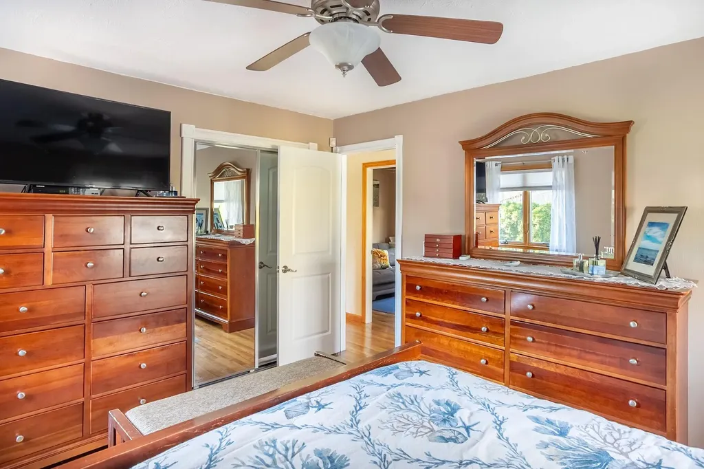 93 Wauwepex Trail Ridge NY 11961