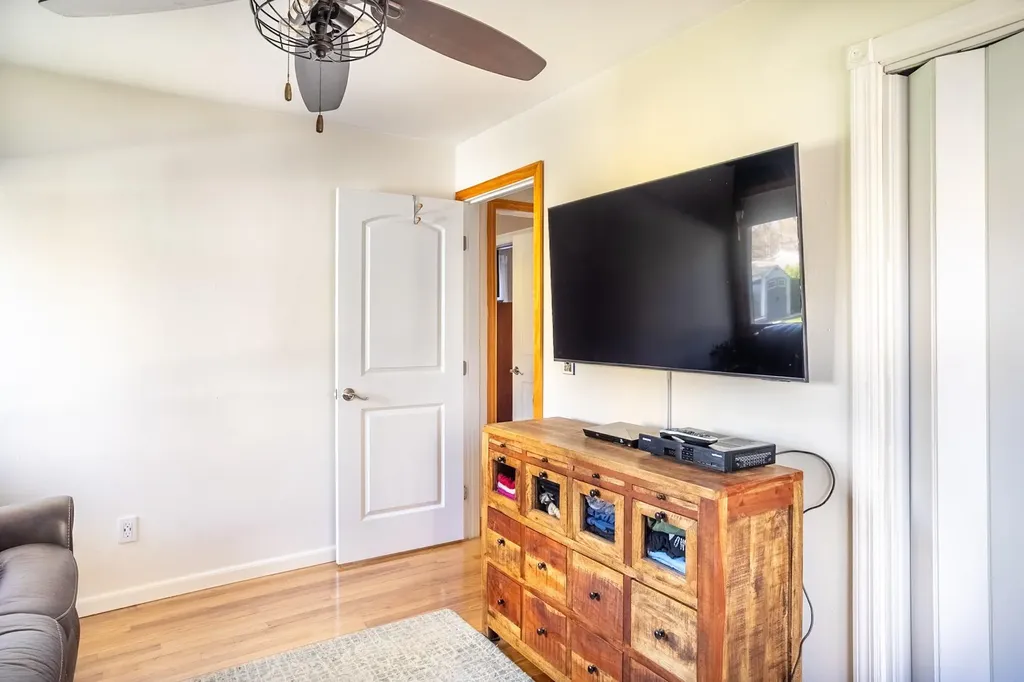 93 Wauwepex Trail Ridge NY 11961
