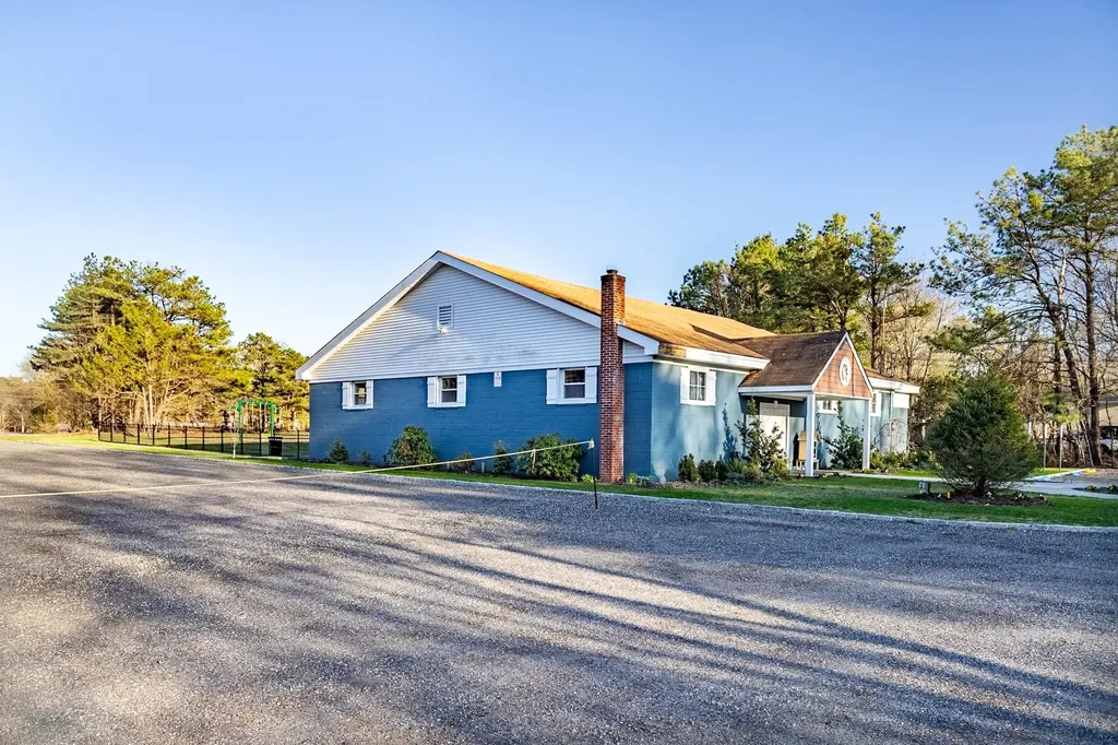 93 Wauwepex Trail Ridge NY 11961