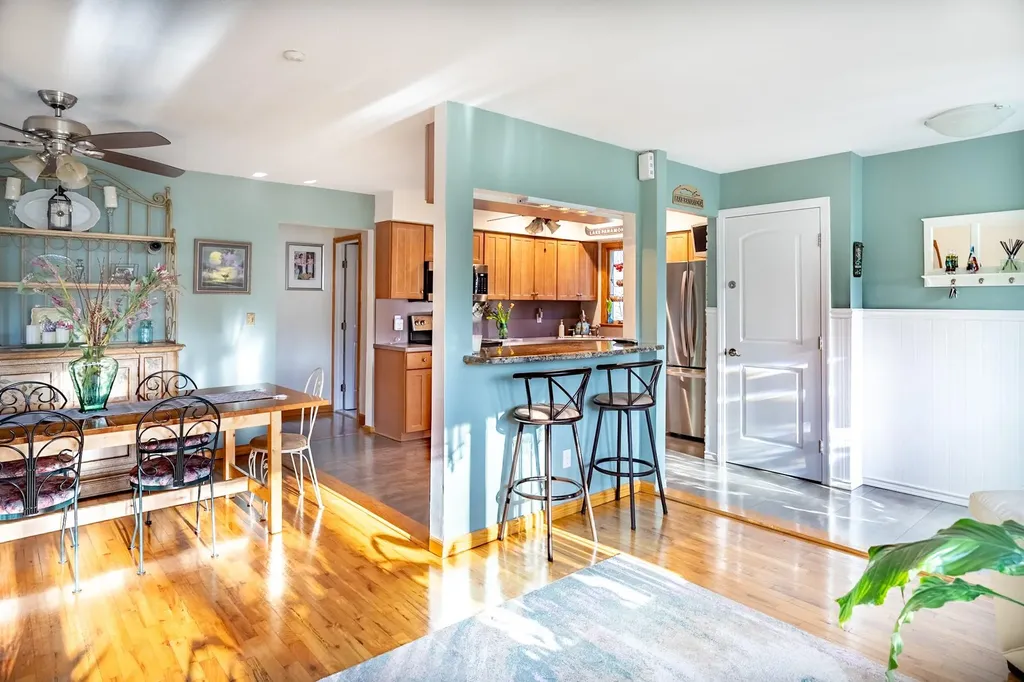 93 Wauwepex Trail Ridge NY 11961