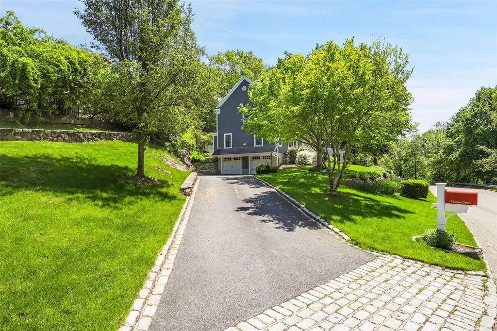 7 Caren Court Mount Kisco NY 10549