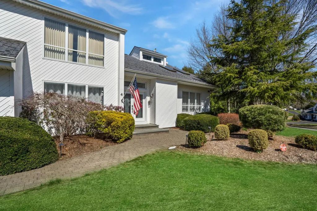 4 Scott Lane Manorville NY 11949