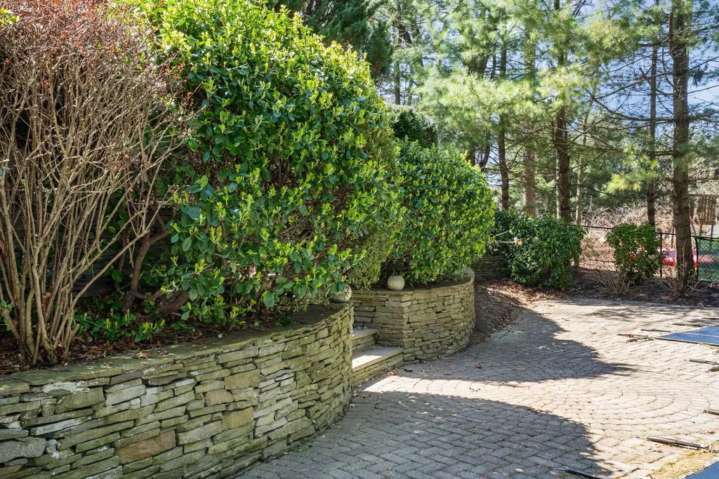 4 Scott Lane Manorville NY 11949