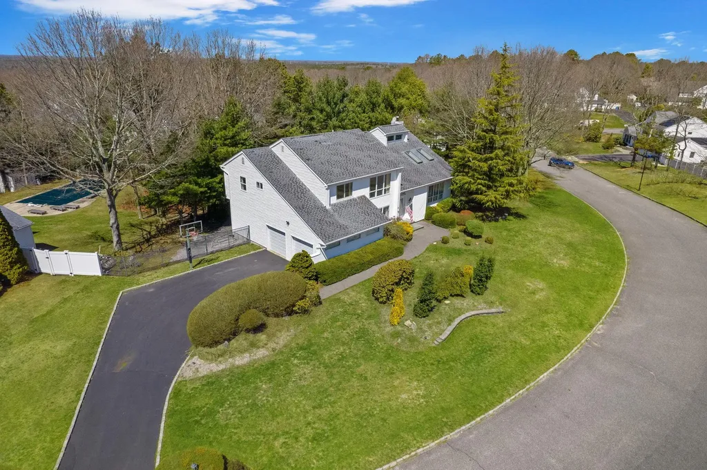 4 Scott Lane Manorville NY 11949