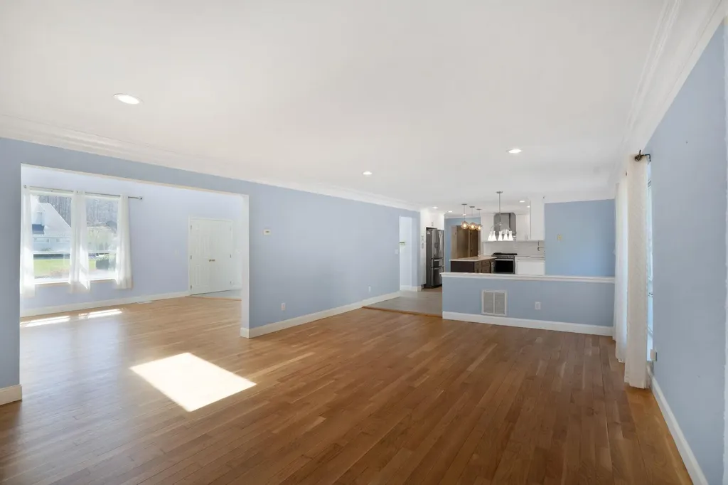 4 Scott Lane Manorville NY 11949