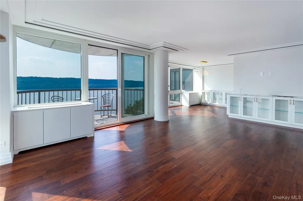 2521 Palisade Avenue Bronx NY 10463