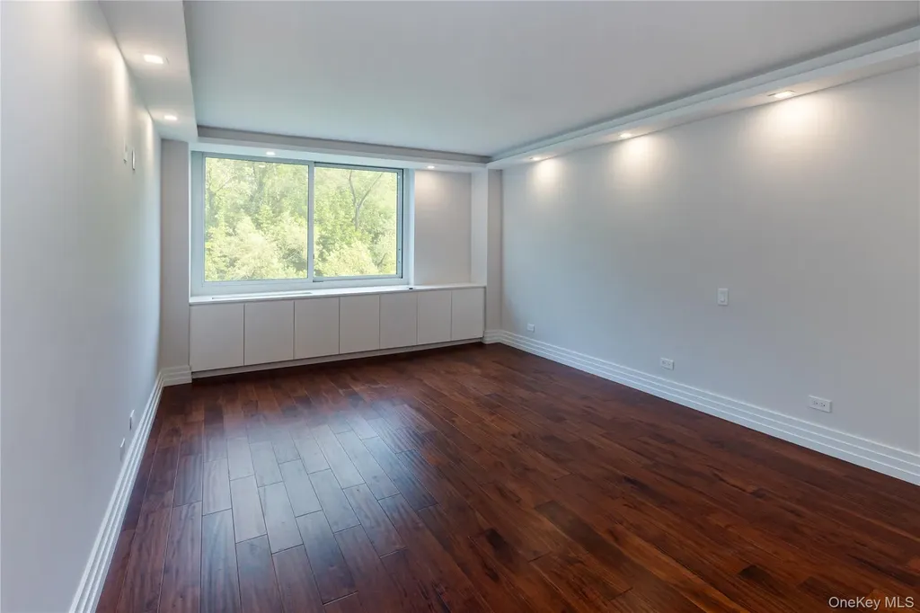 2521 Palisade Avenue Bronx NY 10463