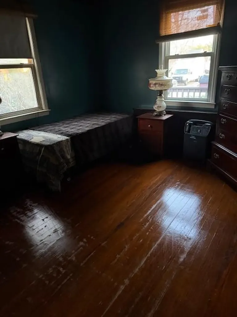 17 W Walnut Street Islip NY 11751