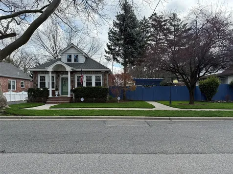 1905 Bryant Place Baldwin NY 11510