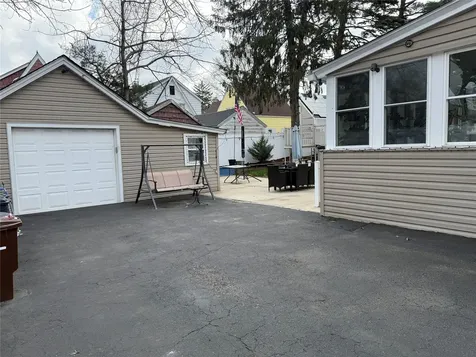 1905 Bryant Place Baldwin NY 11510