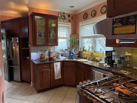 1905 Bryant Place Baldwin NY 11510