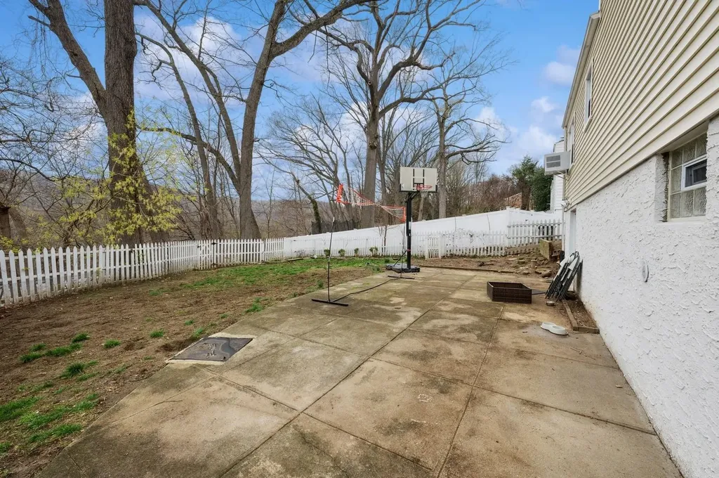 1164 Dobbs Ferry Road White Plains NY 10607