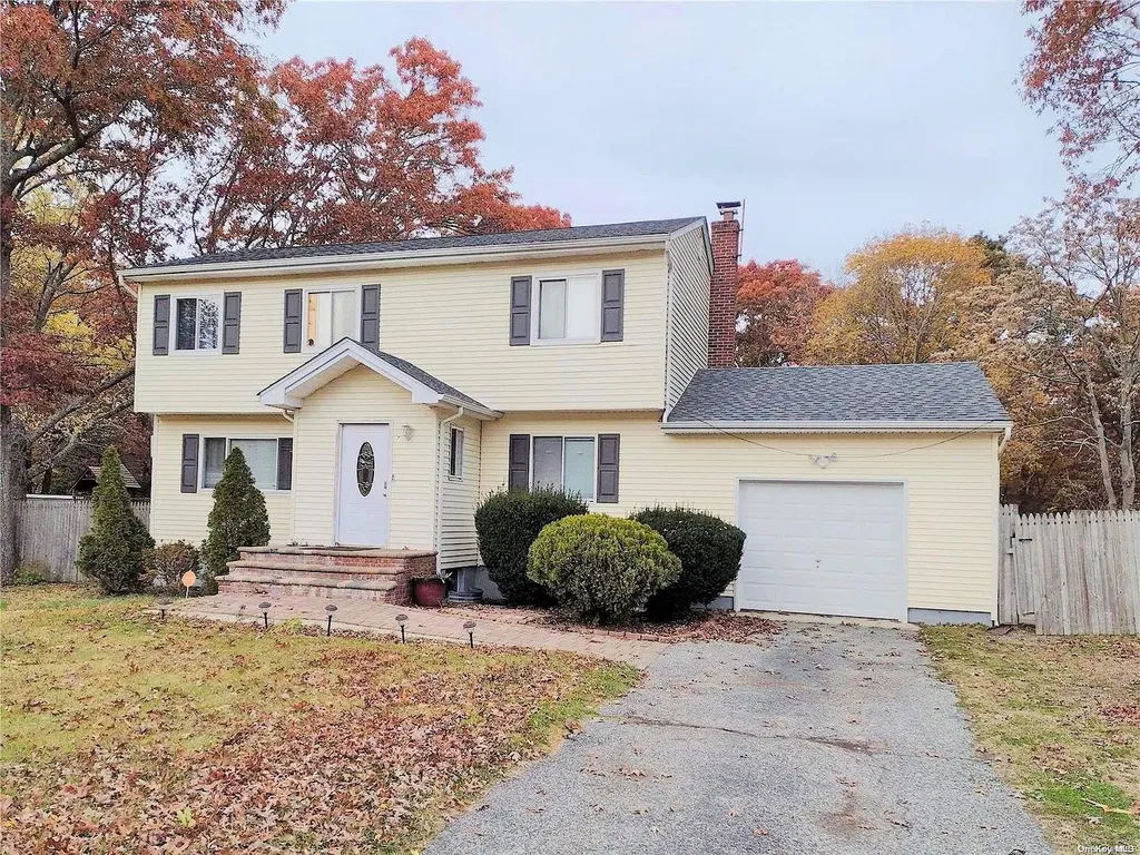 7 Murray Lane Coram NY 11727