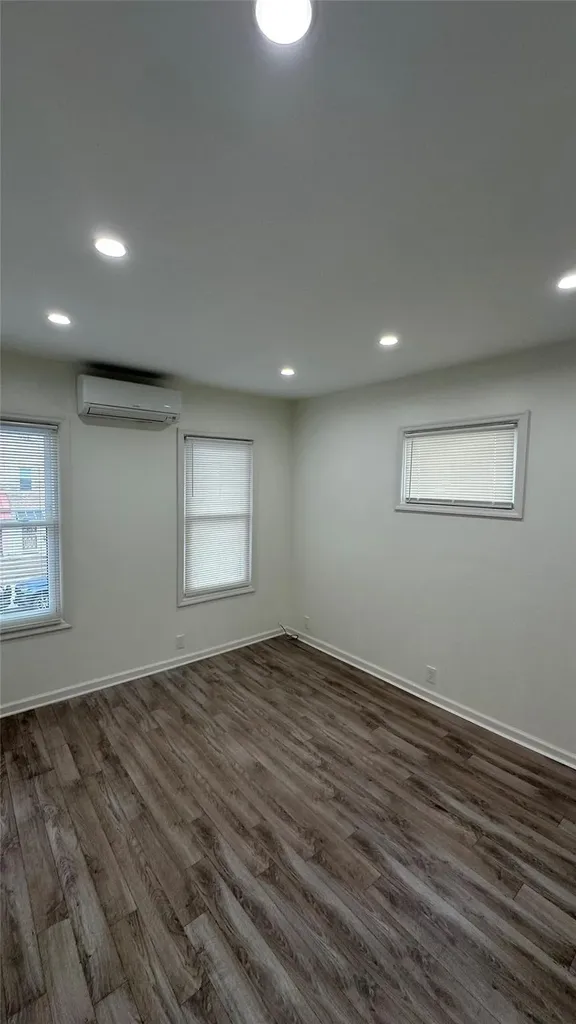 6266 60th Road Maspeth NY 11378