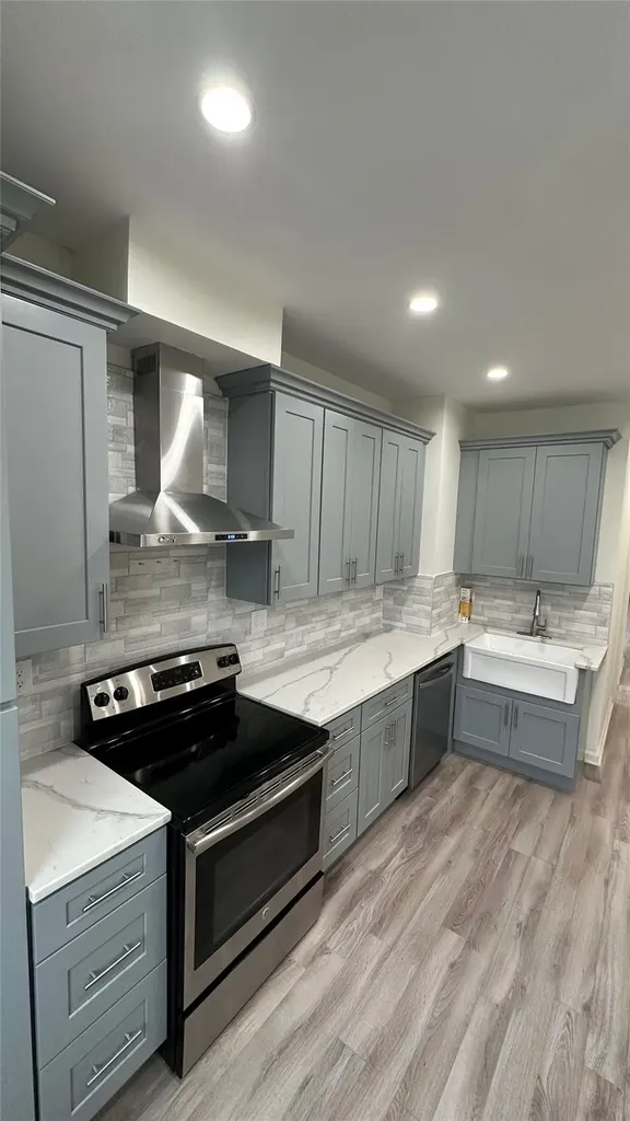 6266 60th Road Maspeth NY 11378