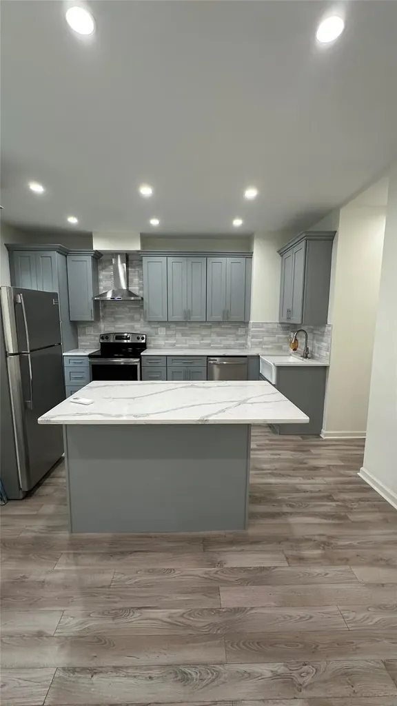6266 60th Road Maspeth NY 11378