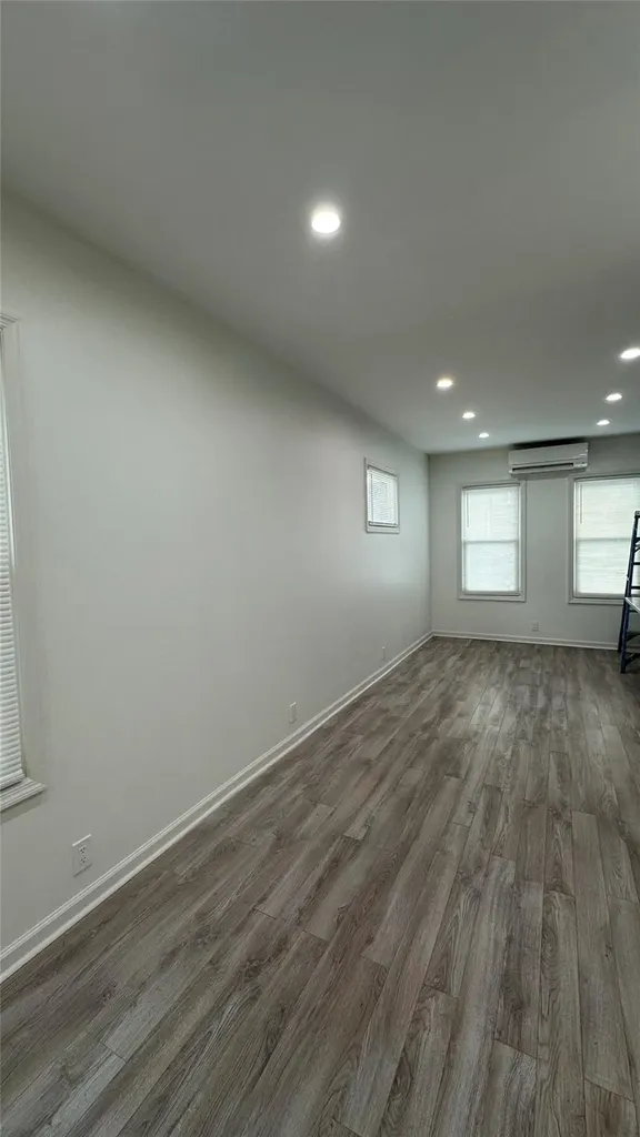 6266 60th Road Maspeth NY 11378
