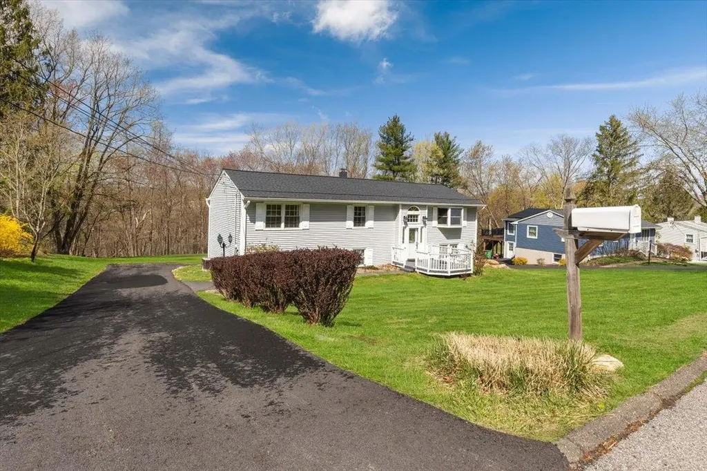 46 Saint Michaels Terrace Carmel NY 10512