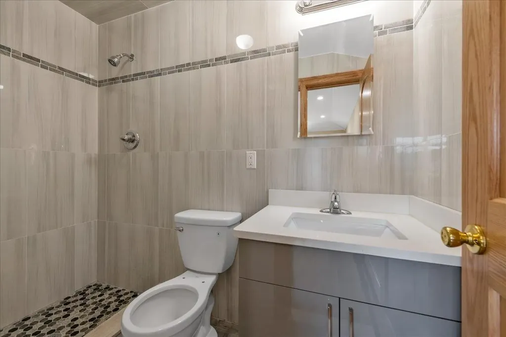 16632 16th Road Whitestone NY 11357
