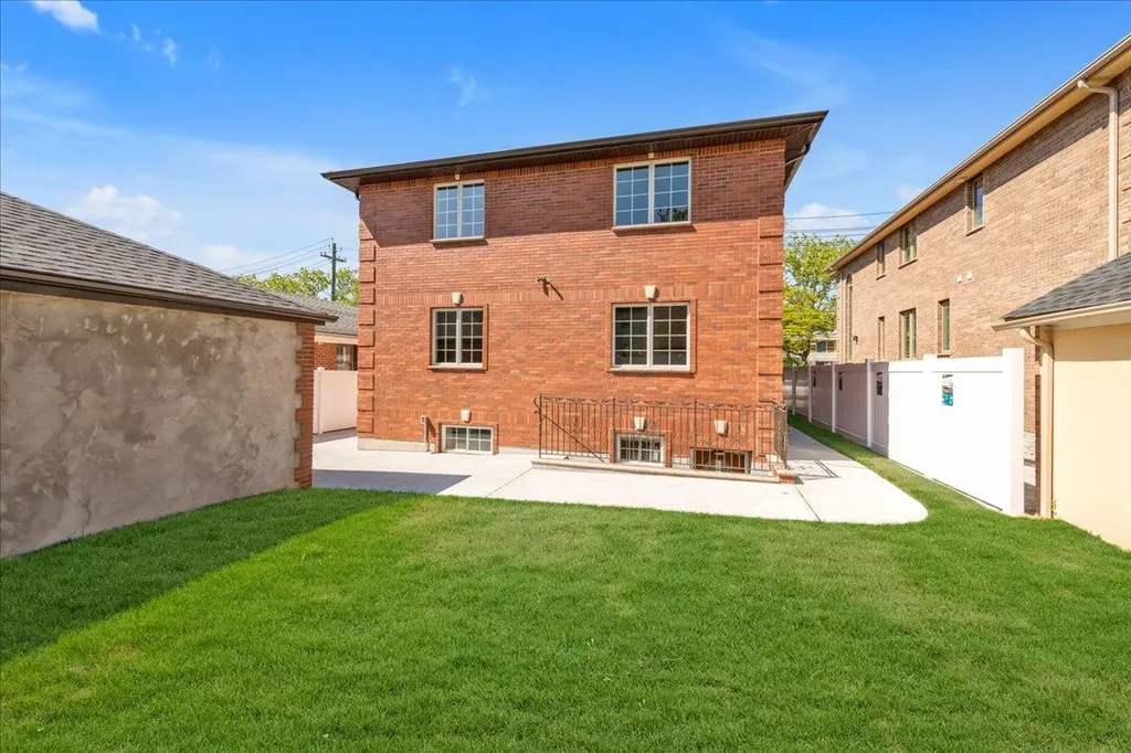 16632 16th Road Whitestone NY 11357