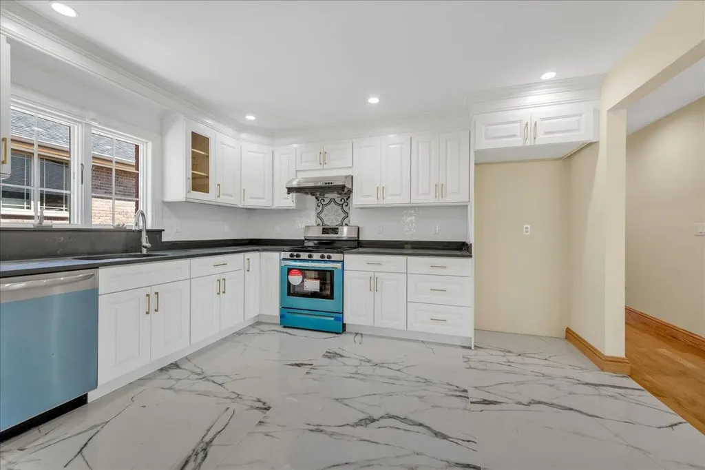16632 16th Road Whitestone NY 11357