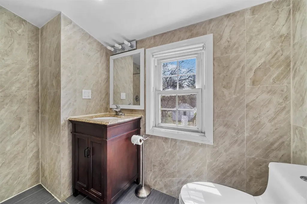 59 Kass Road White Plains NY 10605