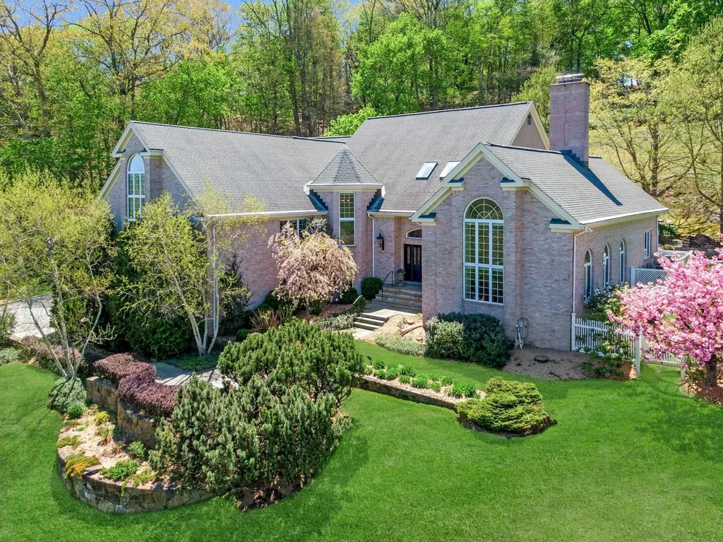 3 Fawn Lane Armonk NY 10504