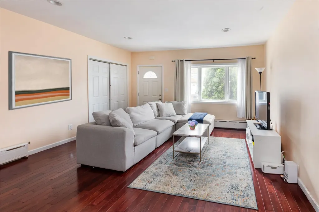 7048 Nansen Street Forest Hills NY 11375