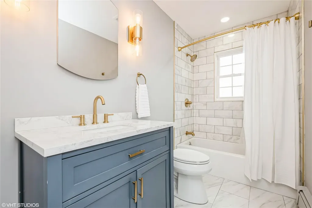 4396 Merrick Road Oyster Bay NY 11758
