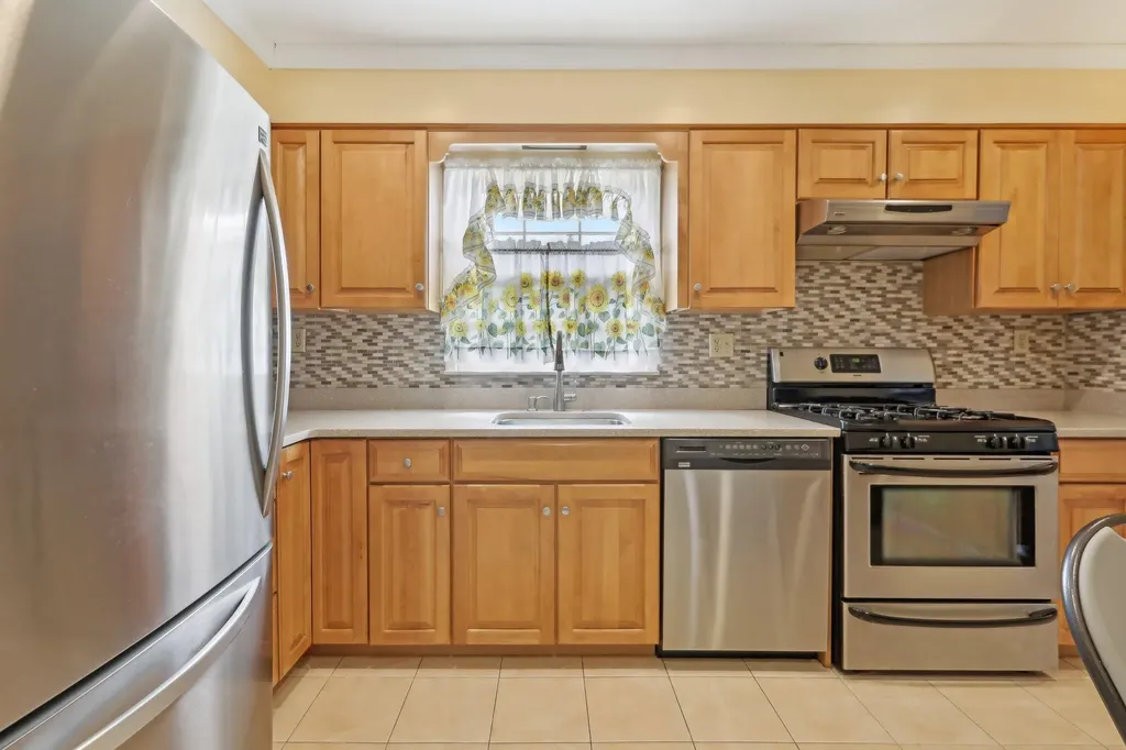 32 Harmony Road Spring Valley NY 10977