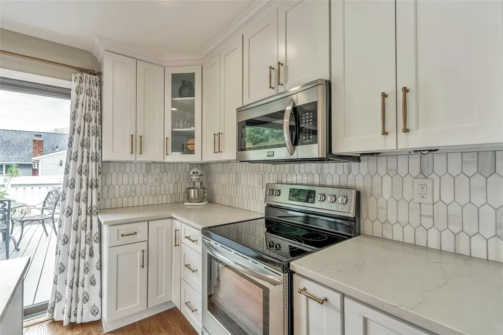 90 S Windhorst Avenue Bethpage NY 11714