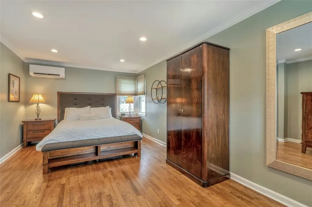 90 S Windhorst Avenue Bethpage NY 11714