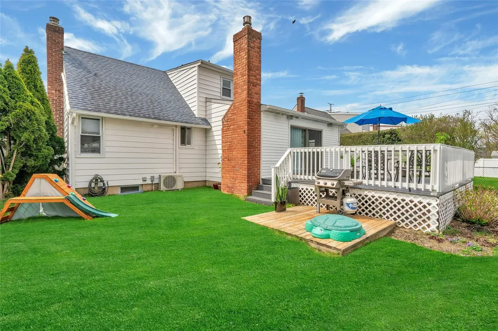90 S Windhorst Avenue Bethpage NY 11714