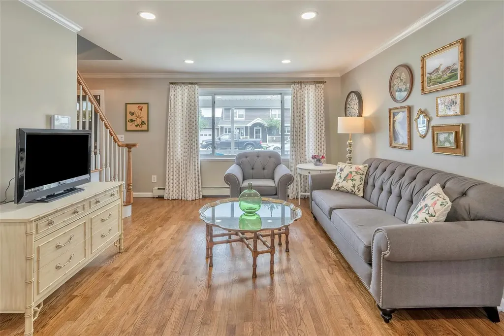 90 S Windhorst Avenue Bethpage NY 11714