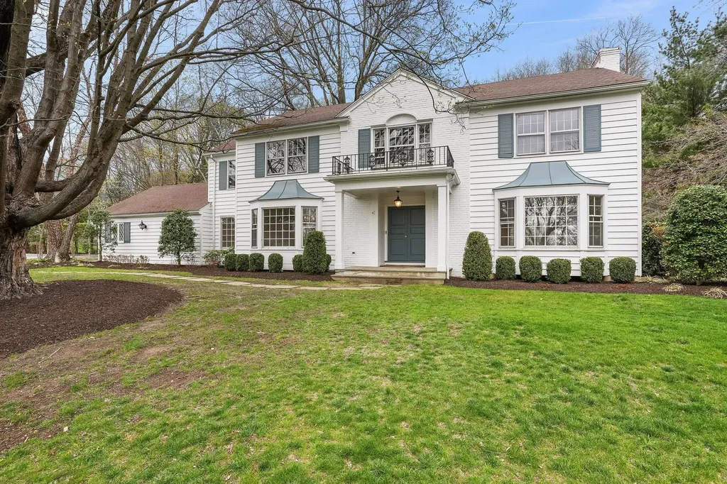 23 Round Hill Road Chappaqua NY 10514