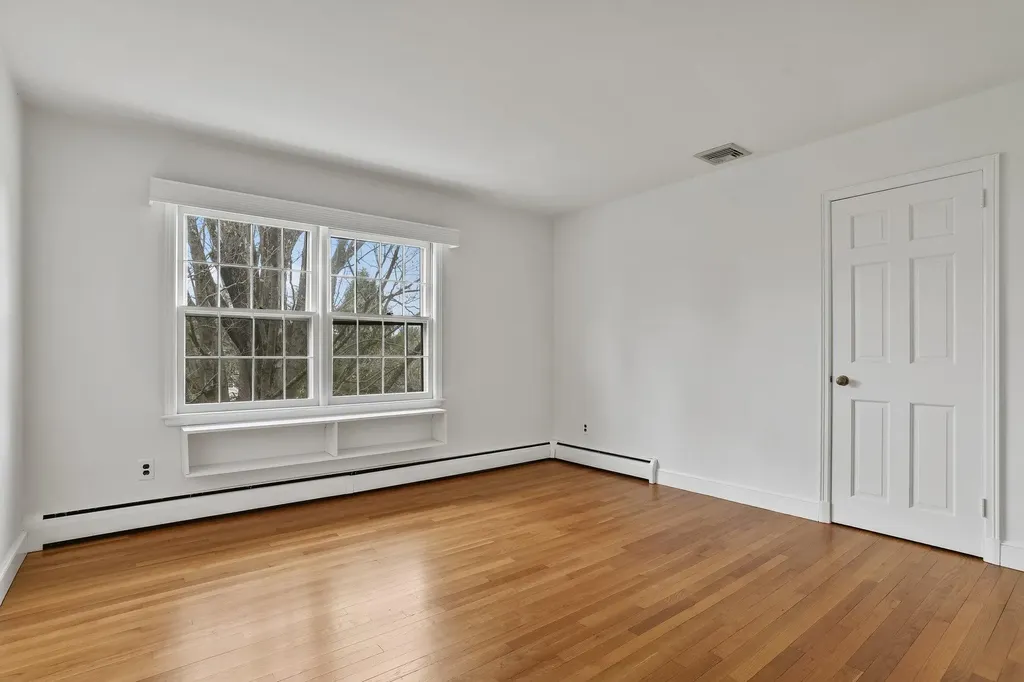 23 Round Hill Road Chappaqua NY 10514