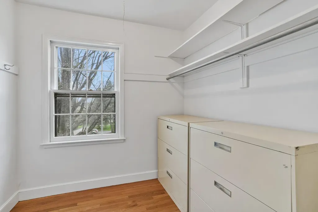 23 Round Hill Road Chappaqua NY 10514