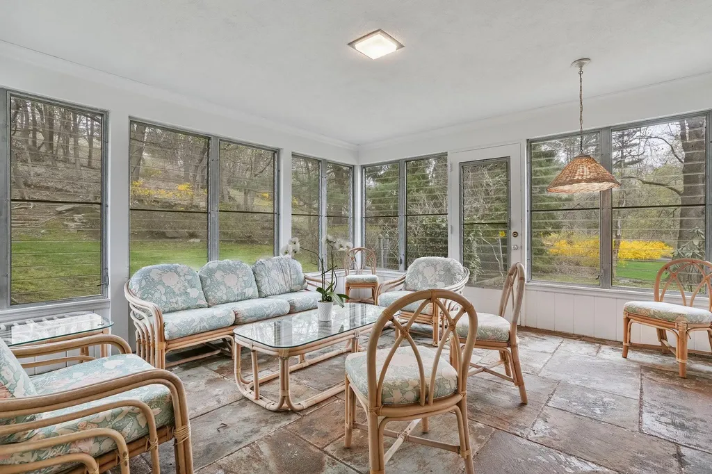 23 Round Hill Road Chappaqua NY 10514