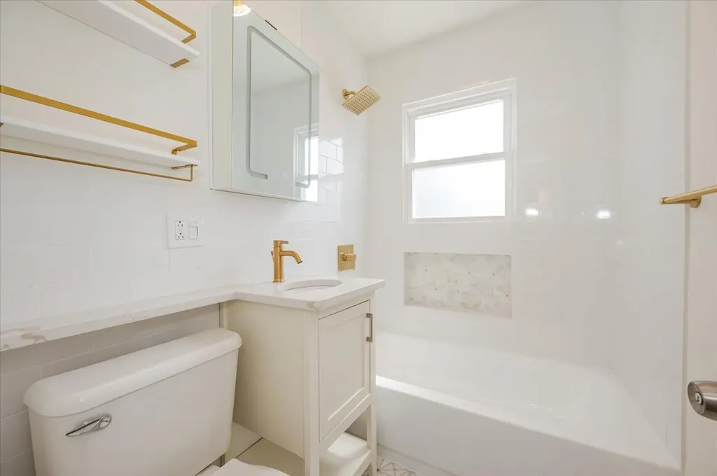 3038 Harding Avenue Bronx NY 10465