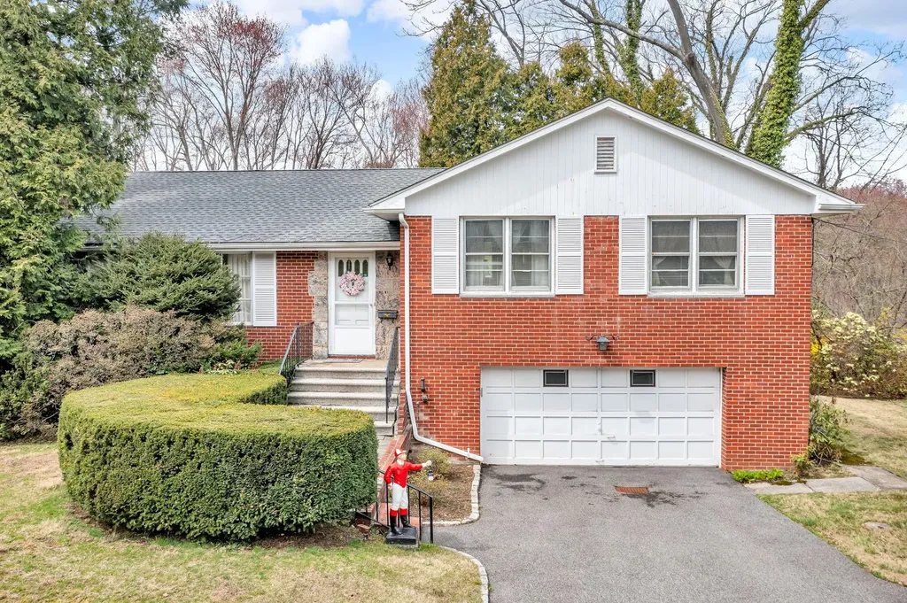 95 Wrexham Road Bronxville NY 10708